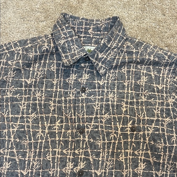 Island Shores Men's Aloha Shirt Patterned Button Down Shirt Size Small - Picture 3 of 9